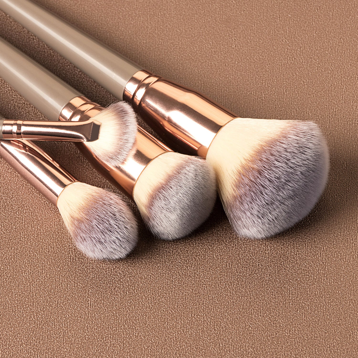 Luxury 15-Piece Makeup Brush Set – Face & Eye Perfection