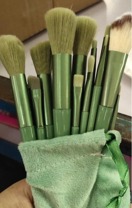 All-in-One 13pcs Makeup Brush Kit – Blend, Buff & Glow