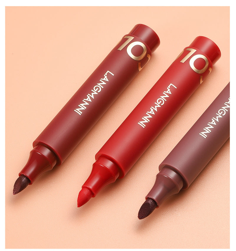 Lip Lift Liner – Waterproof Definition with a Smooth Finish